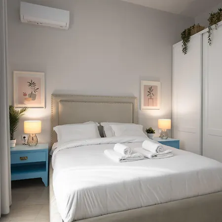 Apartment Ant-one Designer Neo-classical In Prime Downtown Location - Sleeps 8 Thessaloniki
