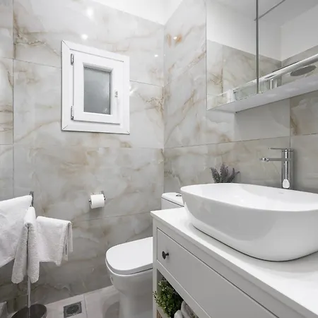 アパート Ant-one Designer Neo-classical In Prime Downtown Location - Sleeps 8 テッサロニキ