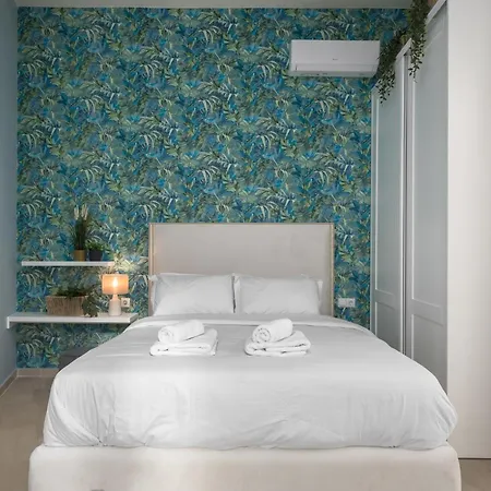 Ant-one Designer Neo-classical In Prime Downtown Location - Sleeps 8 *