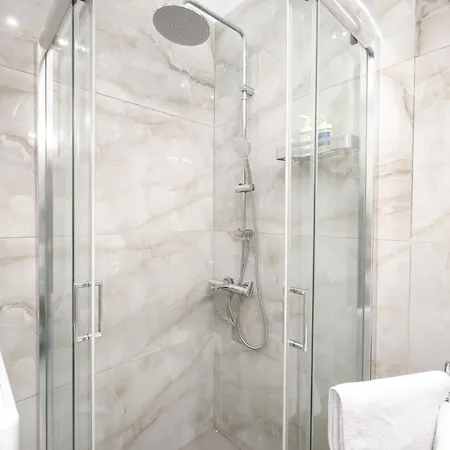 아파트 Ant-one Designer Neo-classical In Prime Downtown Location - Sleeps 8