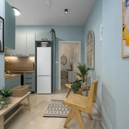 Ant-one Designer Neo-classical In Prime Downtown Location - Sleeps 8 * Tesalónica