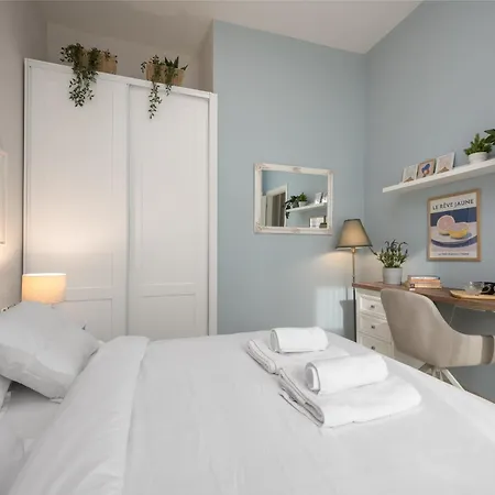 Ant-one Designer Neo-classical In Prime Downtown Location - Sleeps 8