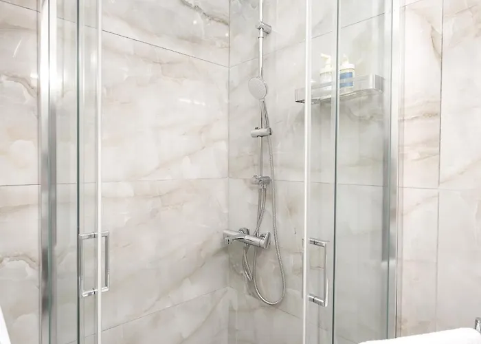 Apartamento Ant-one Designer Neo-classical In Prime Downtown Location - Sleeps 8