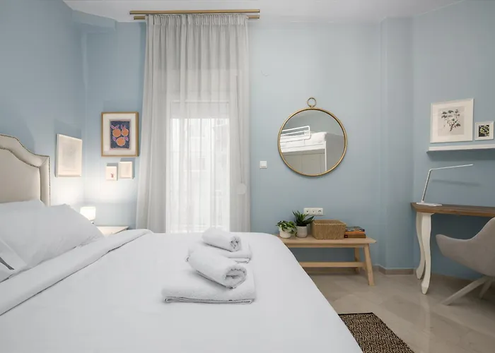 Ant-one Designer Neo-classical In Prime Downtown Location - Sleeps 8 Tesalónica