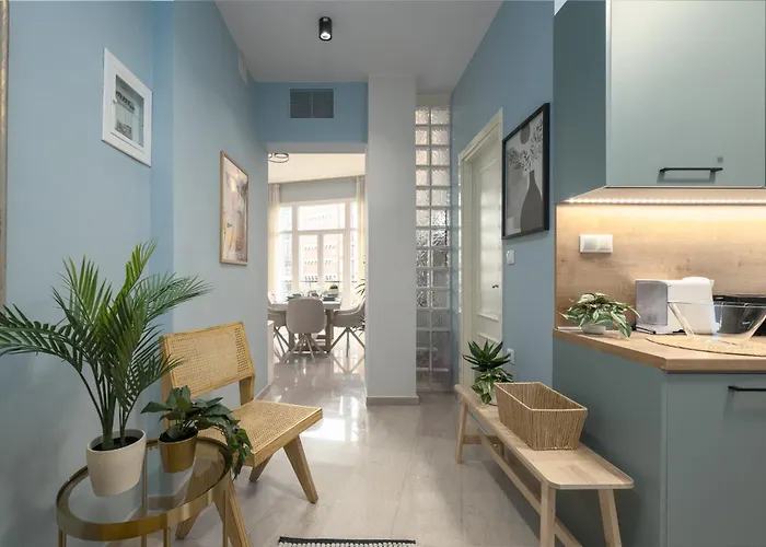 Apartamento Ant-one Designer Neo-classical In Prime Downtown Location - Sleeps 8