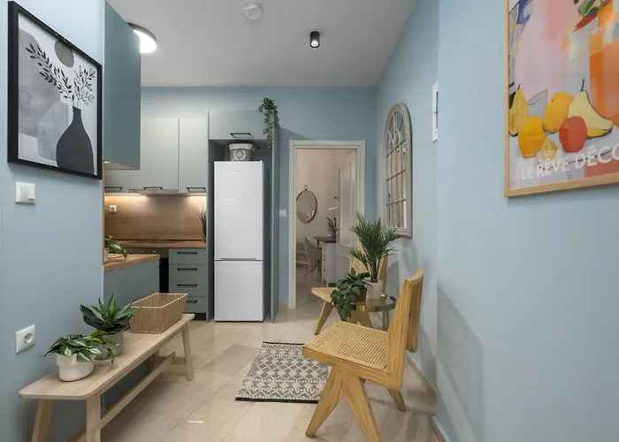 Ant-one Designer Neo-classical In Prime Downtown Location - Sleeps 8 * テッサロニキ