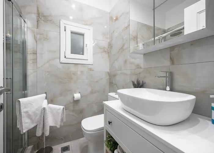 Apartamento Ant-one Designer Neo-classical In Prime Downtown Location - Sleeps 8 Tesalónica