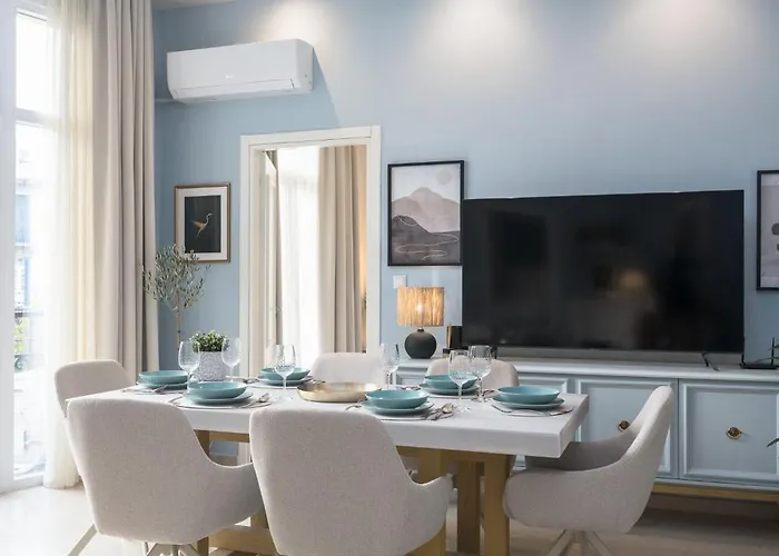 Apartamento Ant-one Designer Neo-classical In Prime Downtown Location - Sleeps 8 *