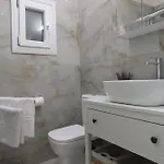 Ant-one Designer Neo-classical In Prime Downtown Location - Sleeps 8