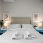 Ant-one Designer Neo-classical In Prime Downtown Location - Sleeps 8 * Thessaloniki