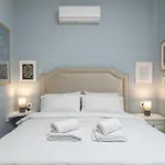 Ant-one Designer Neo-classical In Prime Downtown Location - Sleeps 8 Apartment