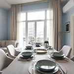 Ant-one Designer Neo-classical In Prime Downtown Location - Sleeps 8 Apartment
