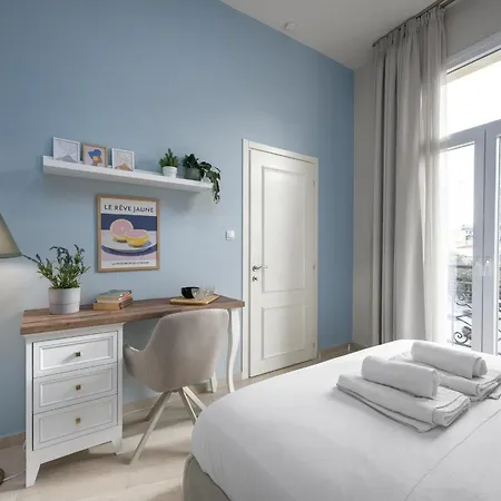 Ant-one Designer Neo-classical In Prime Downtown Location - Sleeps 8