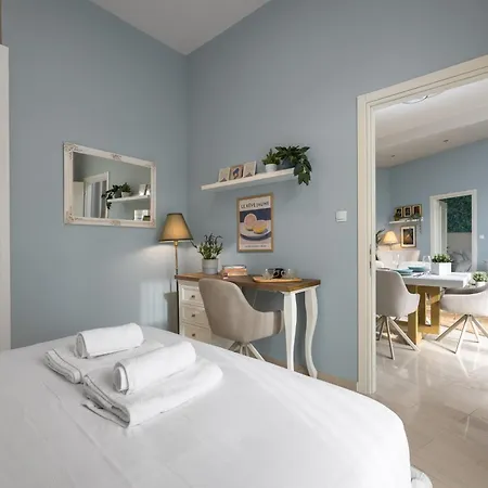 Ant-one Designer Neo-classical In Prime Downtown Location - Sleeps 8 아파트 *