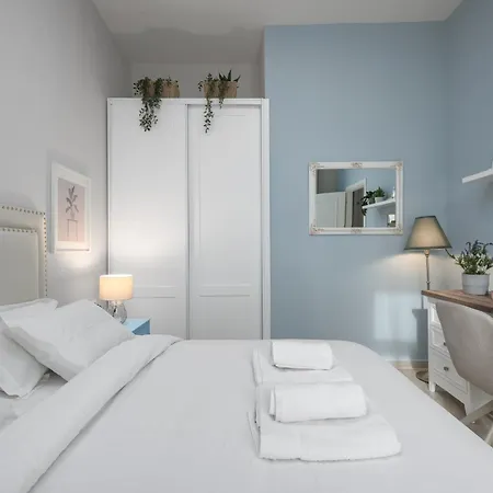 Ant-one Designer Neo-classical In Prime Downtown Location - Sleeps 8 * 테살로니키