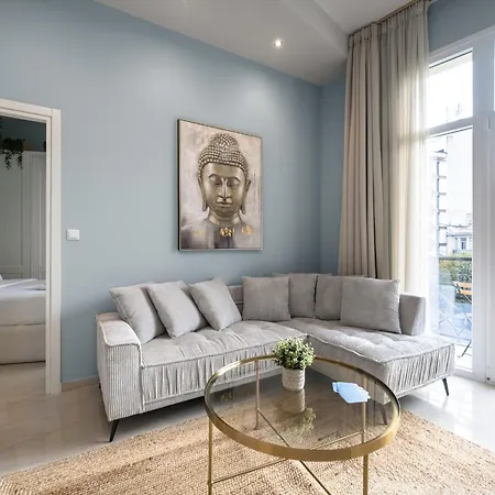 Ant-one Designer Neo-classical In Prime Downtown Location - Sleeps 8