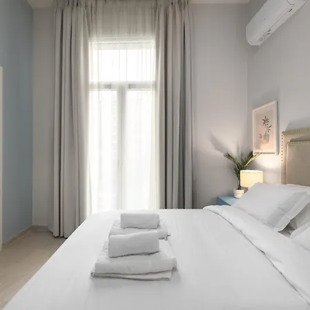 Ant-one Designer Neo-classical In Prime Downtown Location - Sleeps 8 *