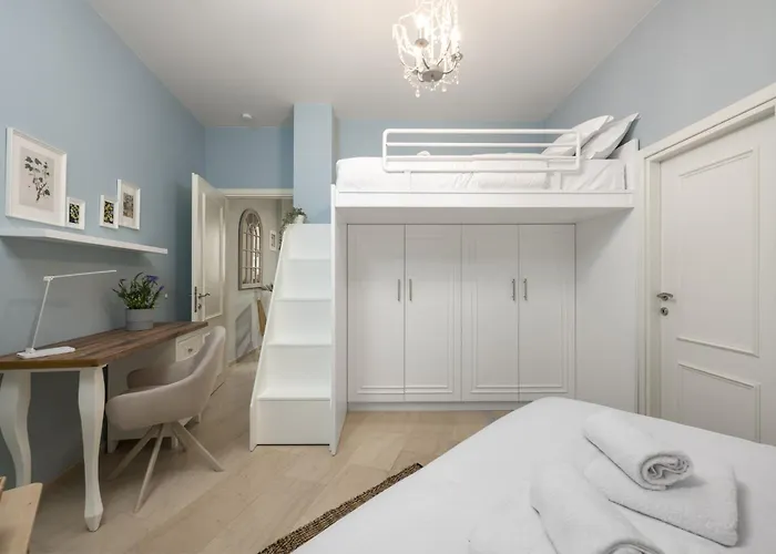 Ant-one Designer Neo-classical In Prime Downtown Location - Sleeps 8 Apartament Salonic