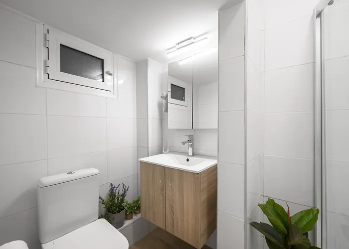 Ant-one Designer Neo-classical In Prime Downtown Location - Sleeps 8 Apartament Salonic