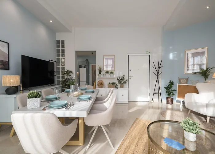 Ant-one Designer Neo-classical In Prime Downtown Location - Sleeps 8 Salonic